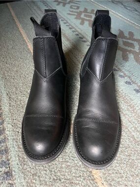Canada West - made in Canada - Black Chelsea slip-on boots - 7.5 C